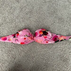 Victoria’s Secret Bikini Set